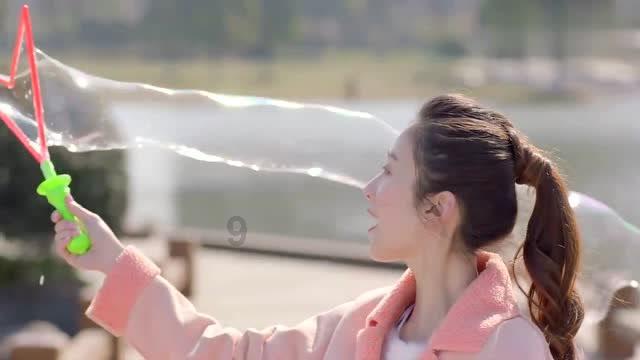 张柏芝自称上学时没人追，当时她究竟是什么模样？游戏画面